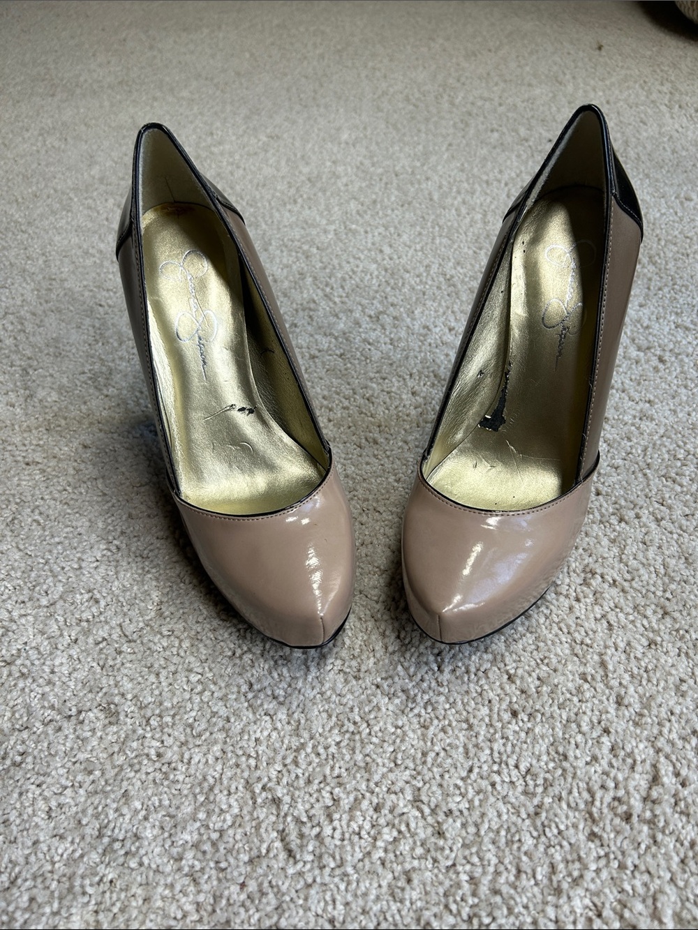 JESSICA SIMPSON TOP AND BLACK PATENT PLATFORM HEELS
